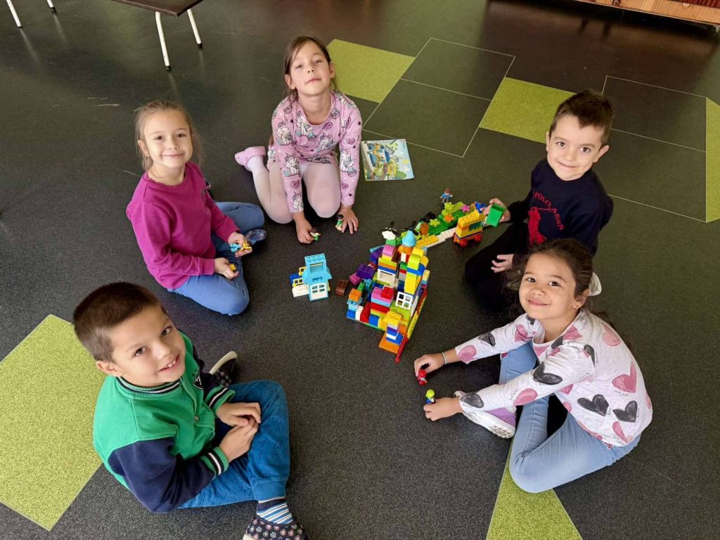 ПГ,, МИКИ МАУС" в света на LEGO! 
