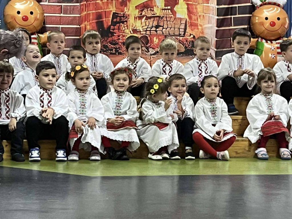 Коледно настроение в група "Слънчице"